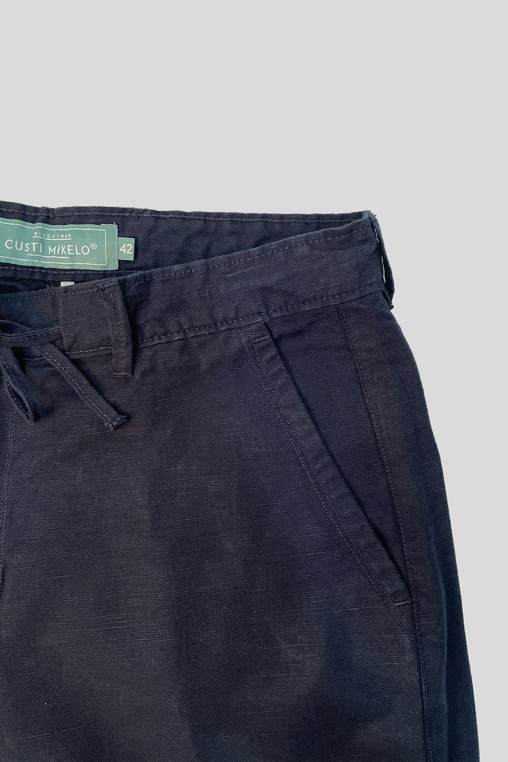 Navy Linen Bermuda