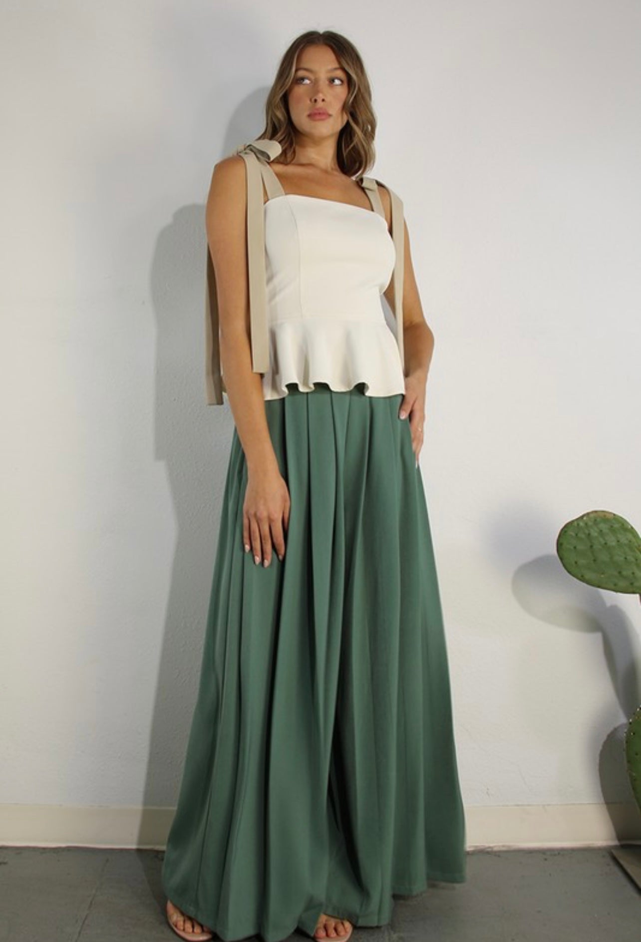 Contrast Shoulder Band Ruffle Top
