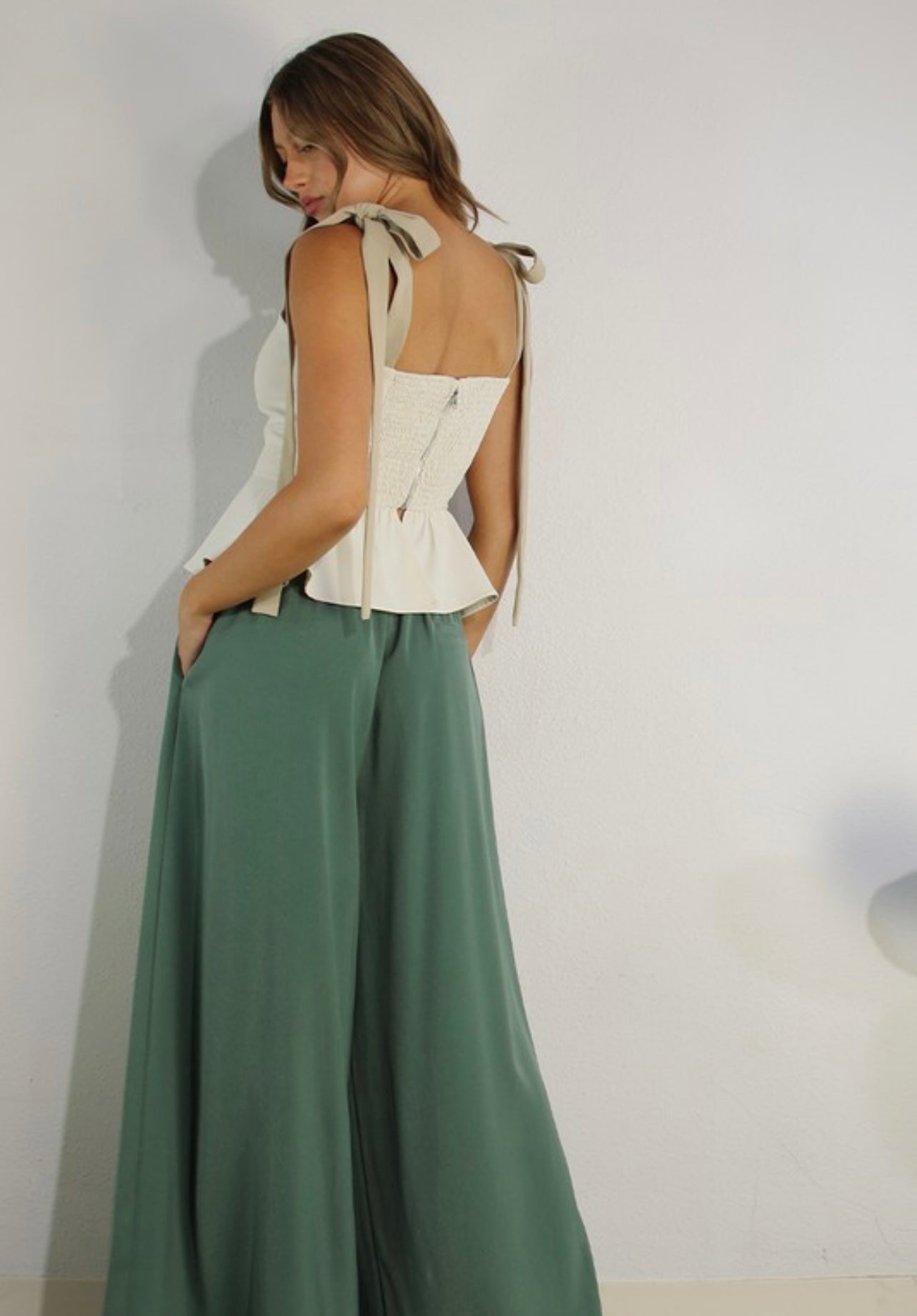 Contrast Shoulder Band Ruffle Top