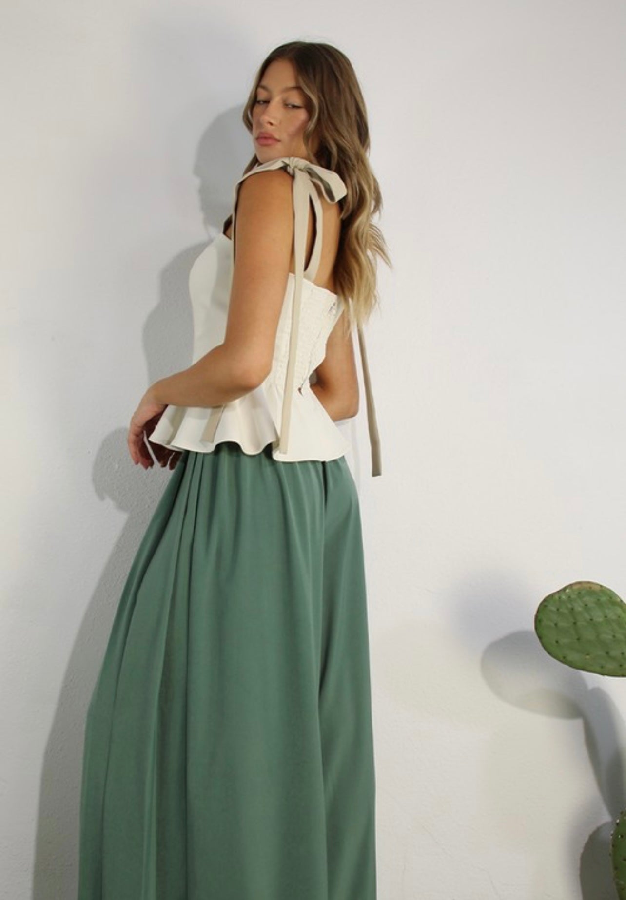 Contrast Shoulder Band Ruffle Top