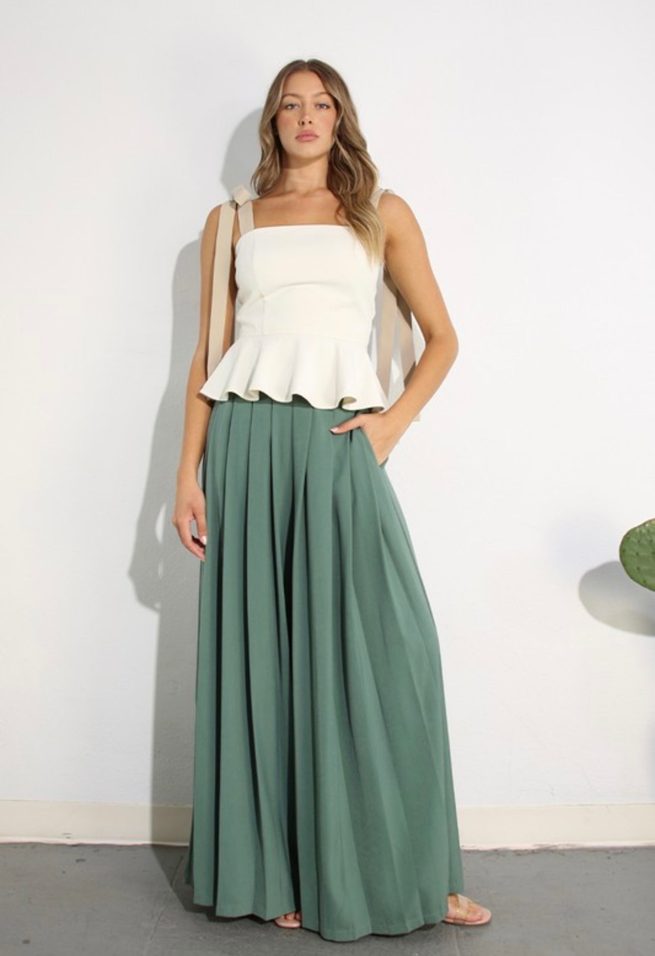 Contrast Shoulder Band Ruffle Top